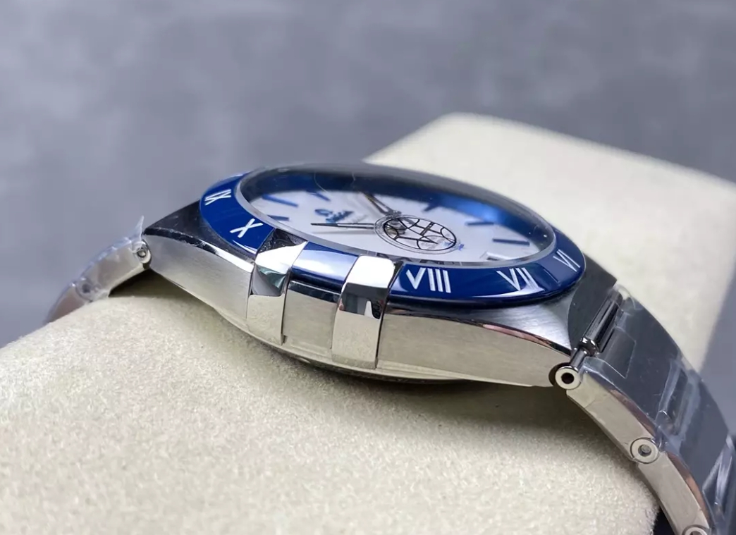 컨스텔레이션 41mm 화이트 다이얼, SS 브레이슬릿 / V+ / 41mm / 독점적인 True 8900/8901 무브먼트