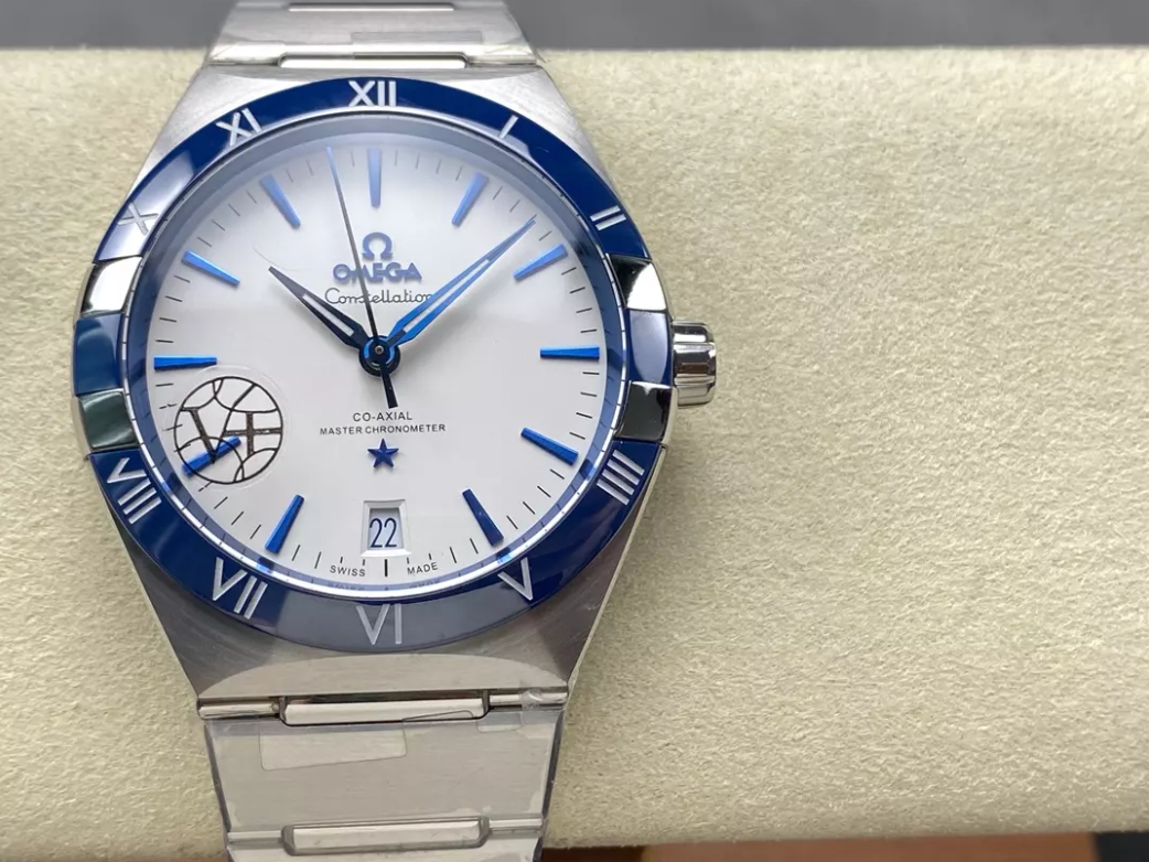 컨스텔레이션 41mm 화이트 다이얼, SS 브레이슬릿 / V+ / 41mm / 독점적인 True 8900/8901 무브먼트