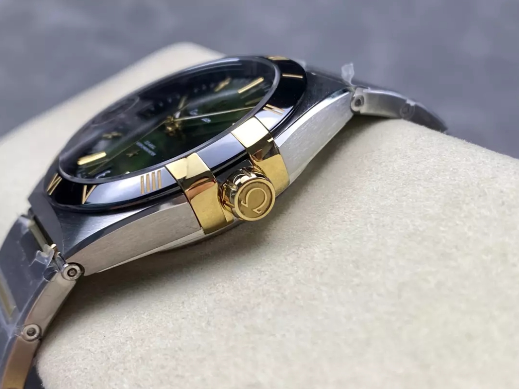 컨스텔레이션 41mm 그린 다이얼, SS 브레이슬릿 / V+ / 41mm / 독점적인 True 8900/8901 무브먼트