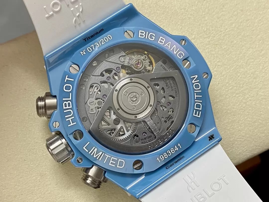 빅뱅 UNICO 티파니 블루 세라믹 러버 스트랩 / BBF 441.EX.5120.RX / 42mm / 커스텀 유니코 허브 1280 오토매틱 플라이백 크로노그래프 무브먼트