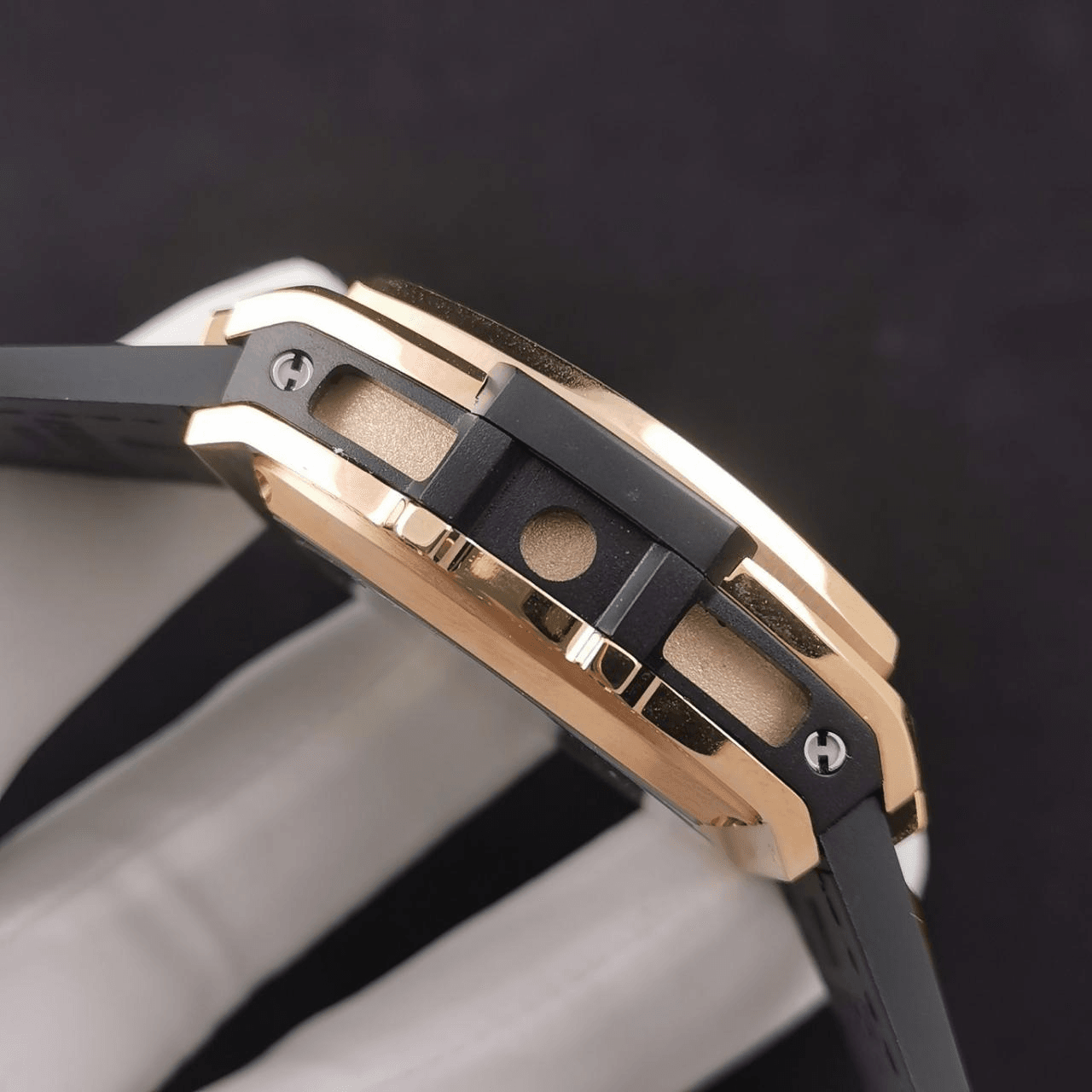 스피릿 오브 빅뱅 크로노그래프 로즈골드 풀다이아 가죽 스트랩 / NH 601.OX.0183.LR.1704 / 42mm / 맞춤형 HUB4700 자동 무브먼트