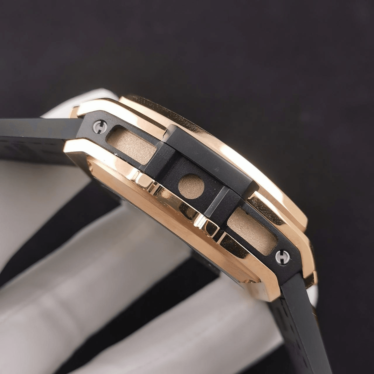 스피릿 오브 빅뱅 크로노그래프 로즈골드 금통 가죽 스트랩 / NH 601.OX.0183.LR / 42mm / 맞춤형 HUB4700 자동 무브먼트