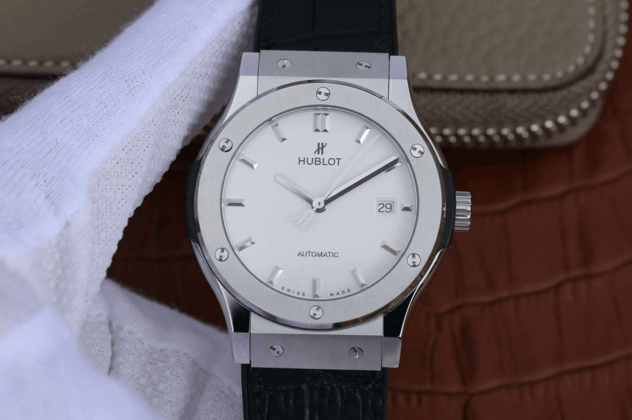 클래식 퓨전 티타늄 화이트 다이얼 러버 스트랩 / JJ 542.NX.2611.LR / 42mm / 맞춤형 HUB 11 자동 기계식 무브먼트