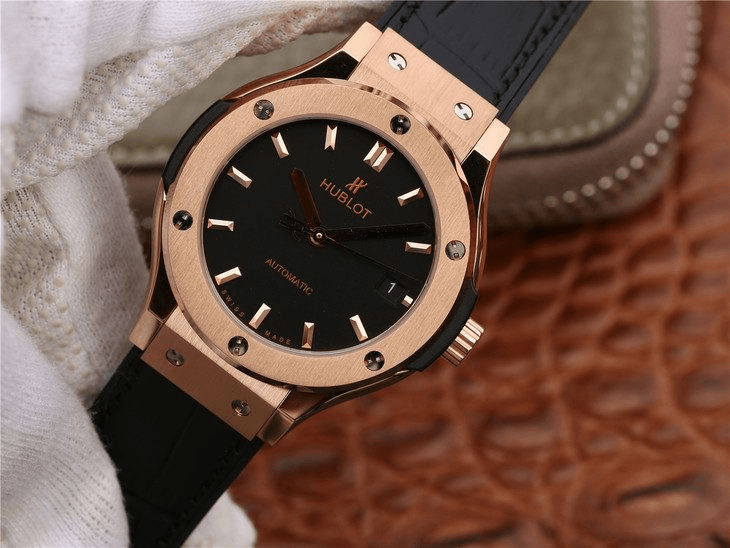 클래식 퓨전 킹 골드 블랙 다이얼 러버 스트랩 / JJ 542.OX.1181.LR / 42mm / 맞춤형 HUB 11 자동 기계식 무브먼트