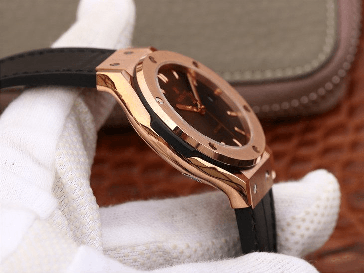 클래식 퓨전 킹 골드 블랙 다이얼 러버 스트랩 / JJ 542.OX.1181.LR / 42mm / 맞춤형 HUB 11 자동 기계식 무브먼트