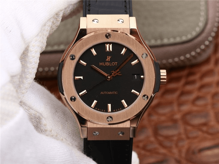 클래식 퓨전 킹 골드 블랙 다이얼 러버 스트랩 / JJ 542.OX.1181.LR / 42mm / 맞춤형 HUB 11 자동 기계식 무브먼트