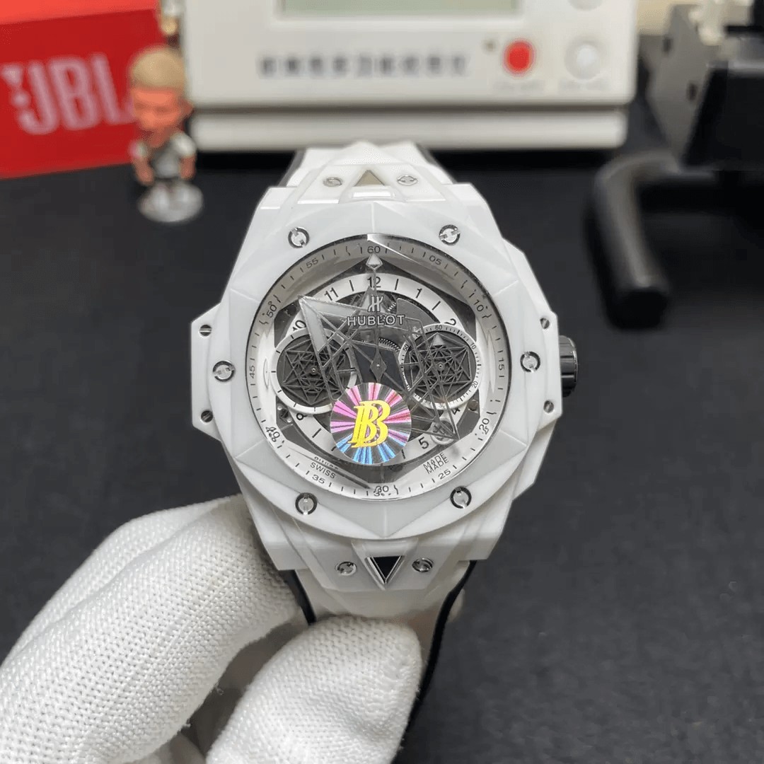 빅뱅 상 블루 II 세라믹 화이트 러버 스트랩 / BBF 418.HX.2001.RX.MXM21 / 45mm / HUB1240 자동 크로노그래프 무브먼트