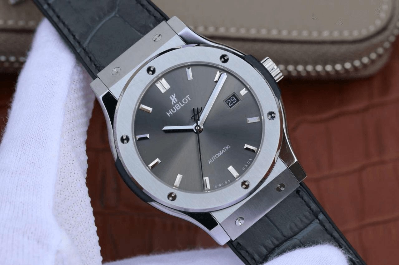 클래식퓨전 티타늄 레이싱그레이다이얼 / JJ 542.NX.7071.LR / Hub 11 무브먼트