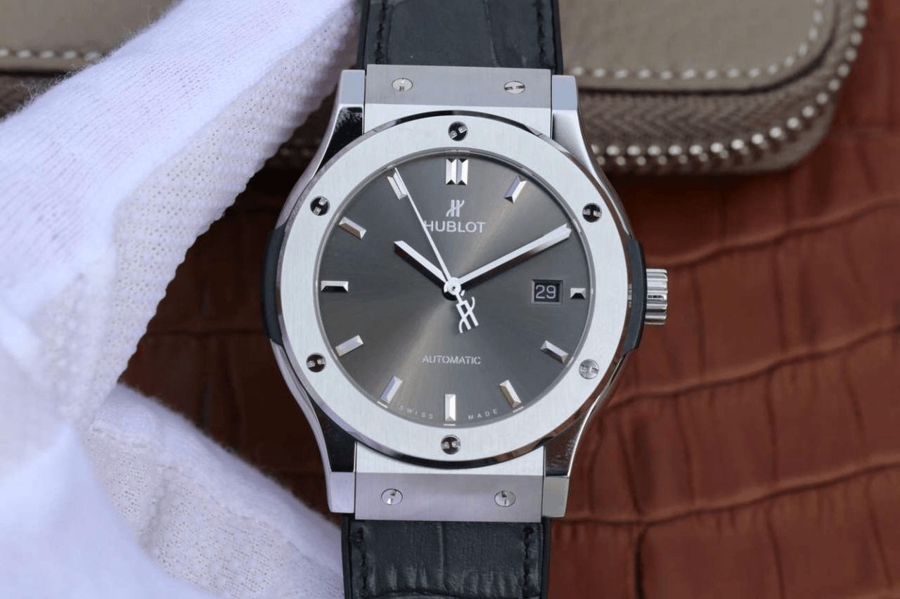 클래식퓨전 티타늄 레이싱그레이다이얼 / JJ 542.NX.7071.LR / Hub 11 무브먼트