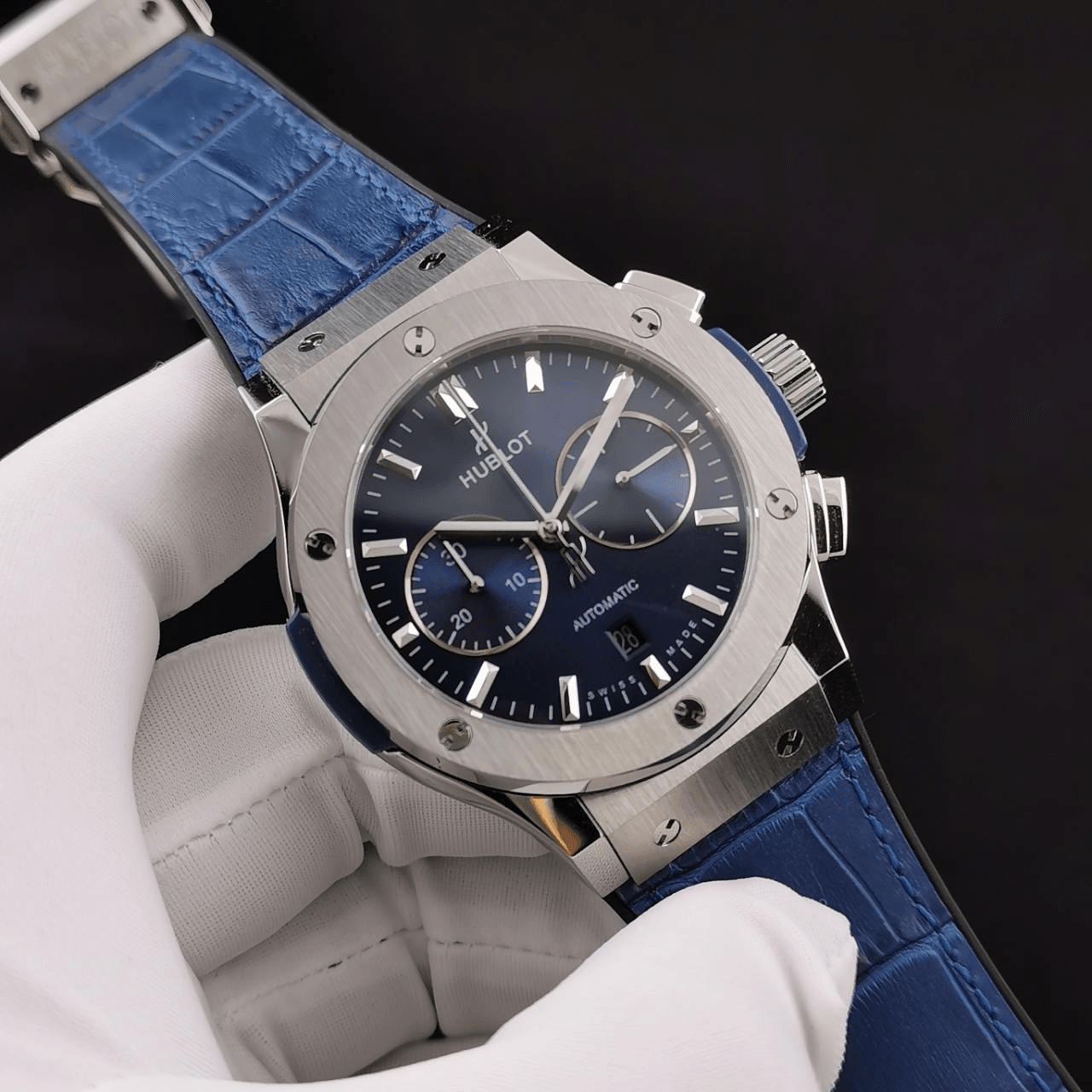 클래식 퓨전 티타늄 블루 선레이 다이얼 / HB 521.NX.7170.LR / Hub 7750 무브먼트