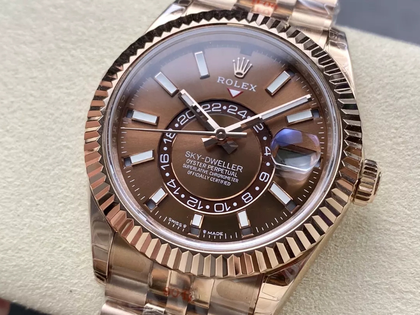 스카이드웰러 초코 다이얼 로즈골드 금통 쥬빌레 / NOOB 336935 / 42mm / 21600vph의 Asian 23J 자동 무브먼트 , Gen 무브먼트와 유사