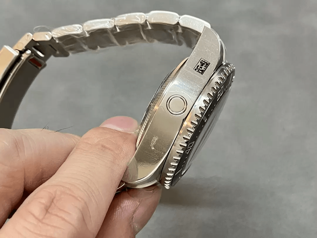 씨드웰러 딥씨 디블루 다이얼 SS 브레이슬릿 / C+ m126660 / 44mm / 28800vph의 Asian 3235 자동 무브먼트