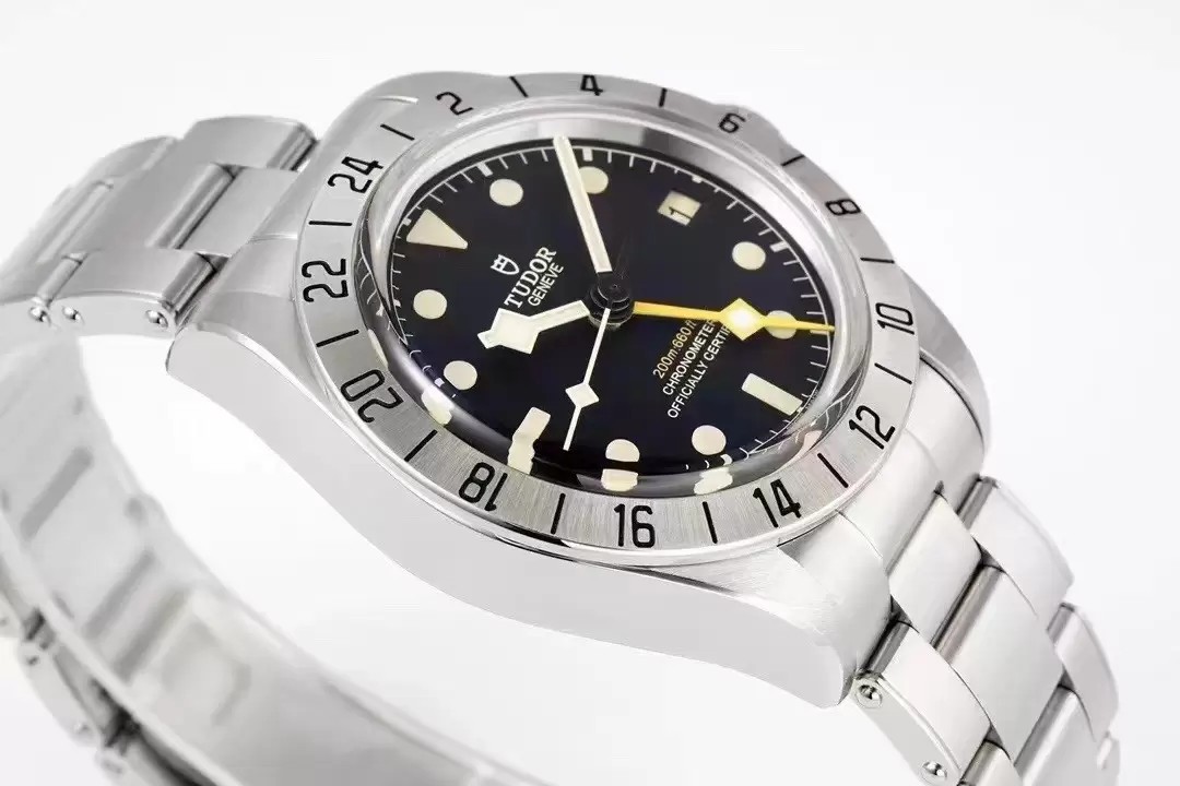비완 프로페셔널 블랙베이 지엠티 베스트 에디션 / ZF M79470-0001 / 39mm / ETA 2824-2 무브먼트