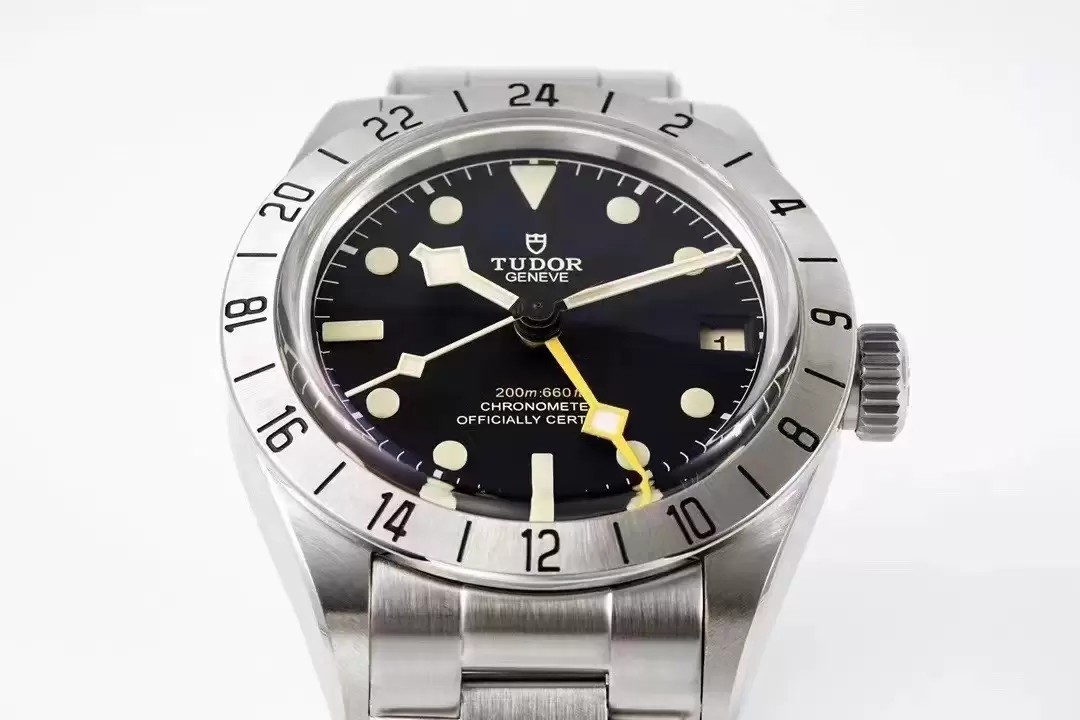 비완 프로페셔널 블랙베이 지엠티 베스트 에디션 / ZF M79470-0001 / 39mm / ETA 2824-2 무브먼트