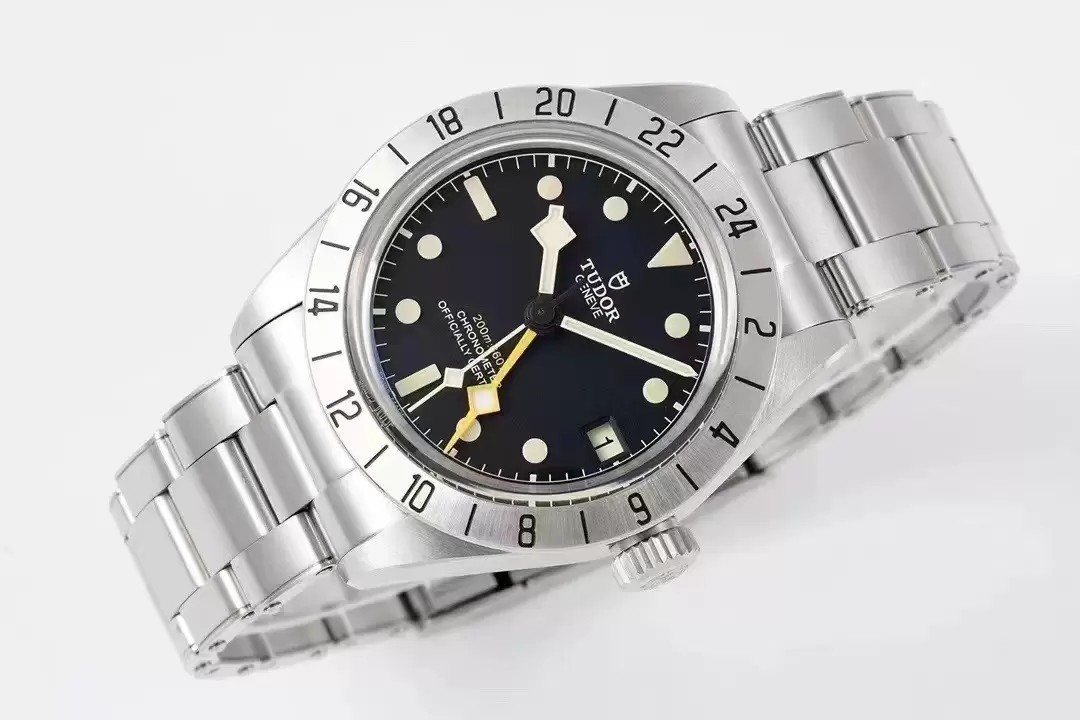 비완 프로페셔널 블랙베이 지엠티 베스트 에디션 / ZF M79470-0001 / 39mm / ETA 2824-2 무브먼트