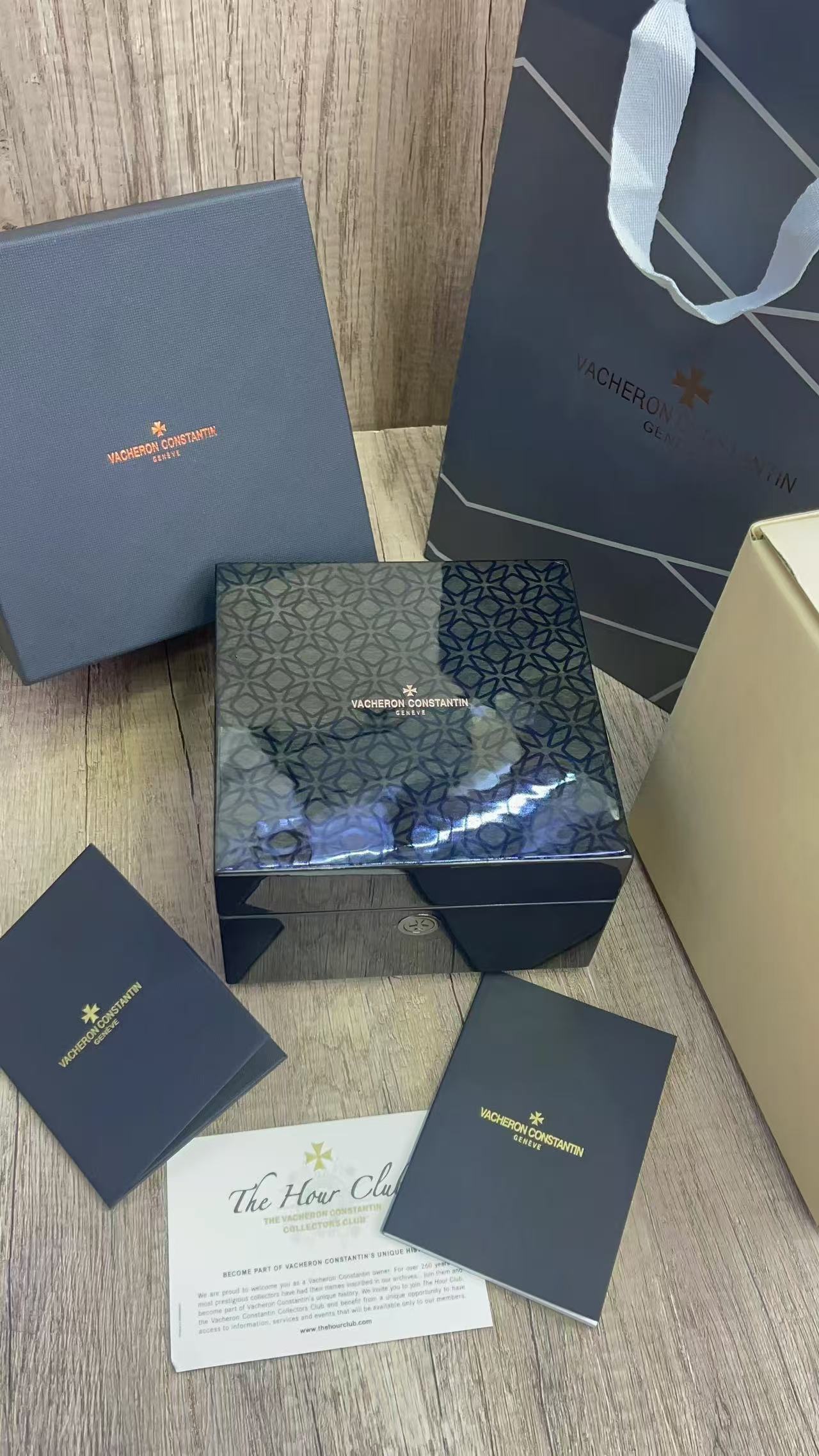 시계 케이스 및 구성품(바쉐론콘스탄틴)