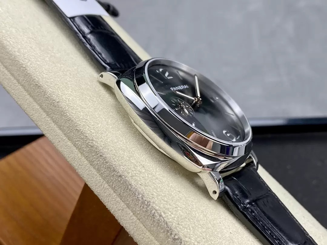 루미노르 블랙 다이얼 / VS PAM01250 / 42mm / Svenpei 독점 무브먼트 P900