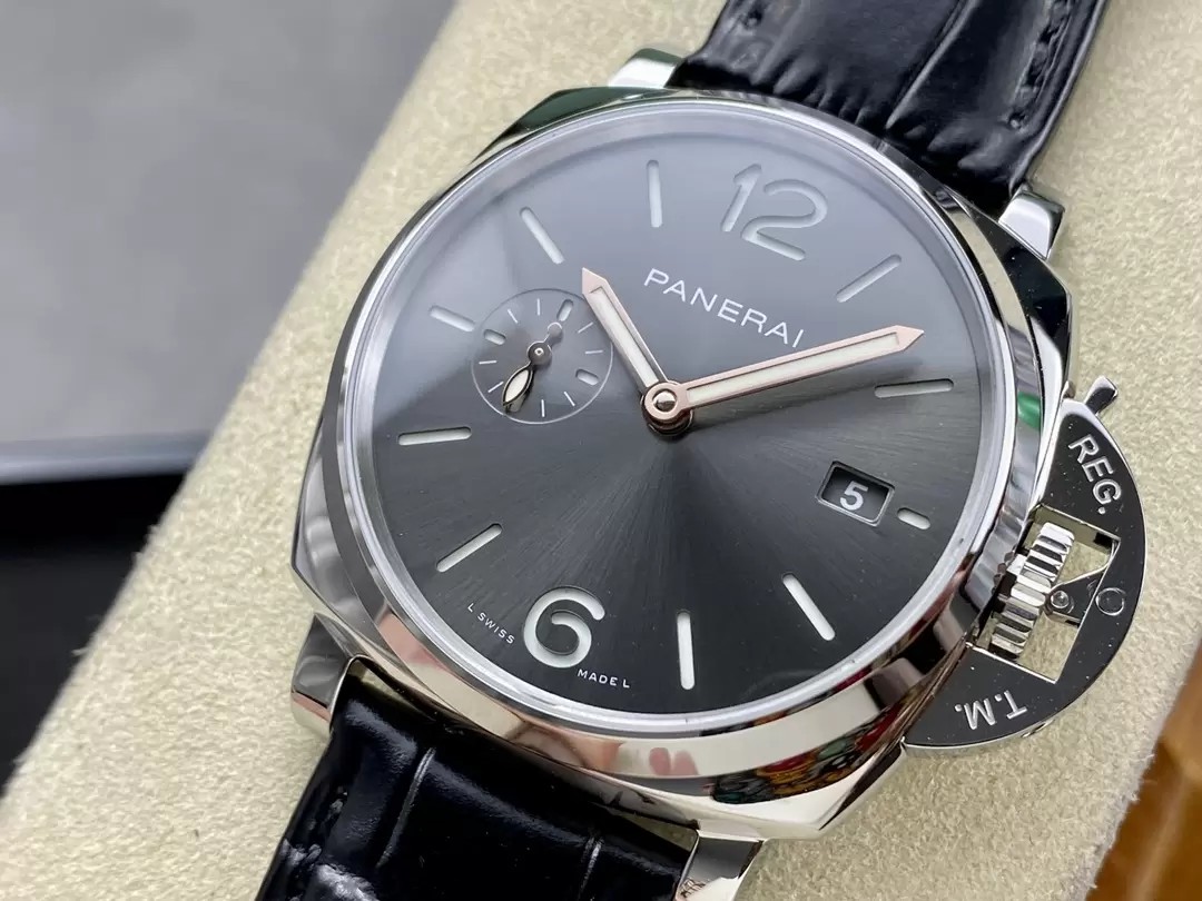 루미노르 블랙 다이얼 / VS PAM01250 / 42mm / Svenpei 독점 무브먼트 P900