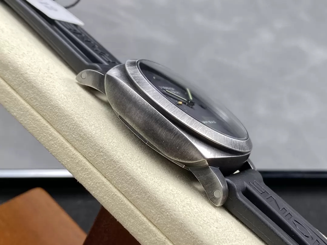 루미노르 네이비 씰 리미티드 에디션 / VS PAM01412 / 42mm / P.9010 자동 기계식 무브먼트