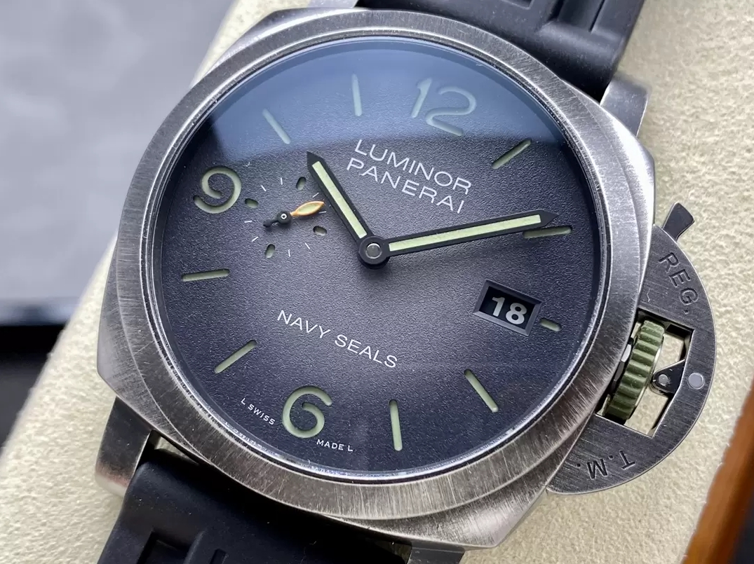 루미노르 네이비 씰 리미티드 에디션 / VS PAM01412 / 42mm / P.9010 자동 기계식 무브먼트