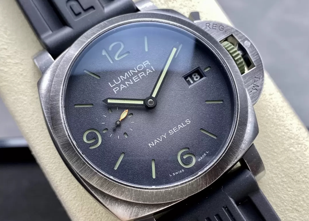 루미노르 네이비 씰 리미티드 에디션 / VS PAM01412 / 42mm / P.9010 자동 기계식 무브먼트