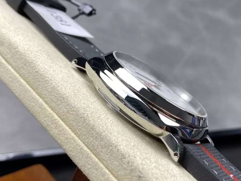 루미노르 듀 화이트 다이얼 / VS PAM1381 / 42mm / 독점클론 P900 무브먼트