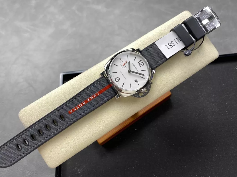 루미노르 듀 화이트 다이얼 / VS PAM1381 / 42mm / 독점클론 P900 무브먼트