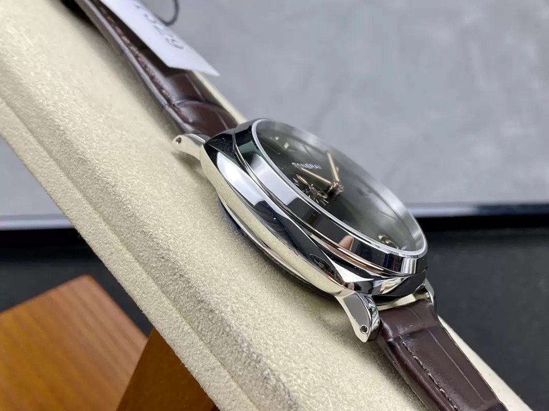 루미노르 듀 그린 다이얼 / VS PAM01329 / 42mm / P.9000 자동 기계식 무브먼트