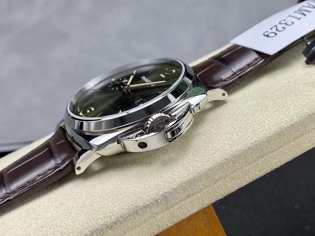 루미노르 듀 그린 다이얼 / VS PAM01329 / 42mm / P.9000 자동 기계식 무브먼트