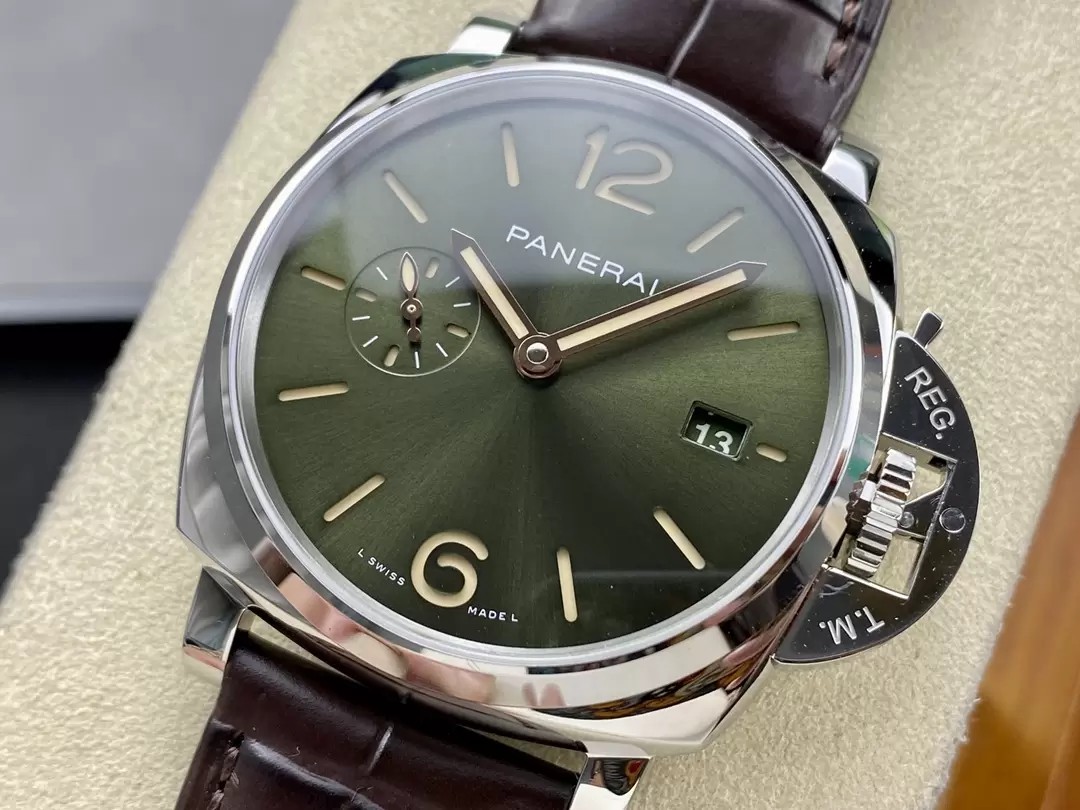 루미노르 듀 그린 다이얼 / VS PAM01329 / 42mm / P.9000 자동 기계식 무브먼트
