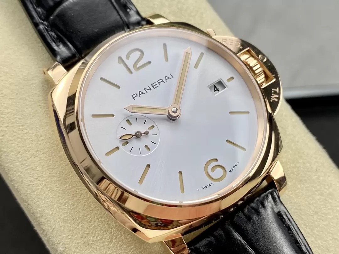 루미노르 듀 화이트 다이얼 로즈골트 / VS PAM01336 / 42mm / 독점 스벤페이 무브먼트 P9000