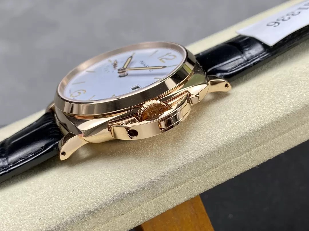 루미노르 듀 화이트 다이얼 로즈골트 / VS PAM01336 / 42mm / 독점 스벤페이 무브먼트 P9000