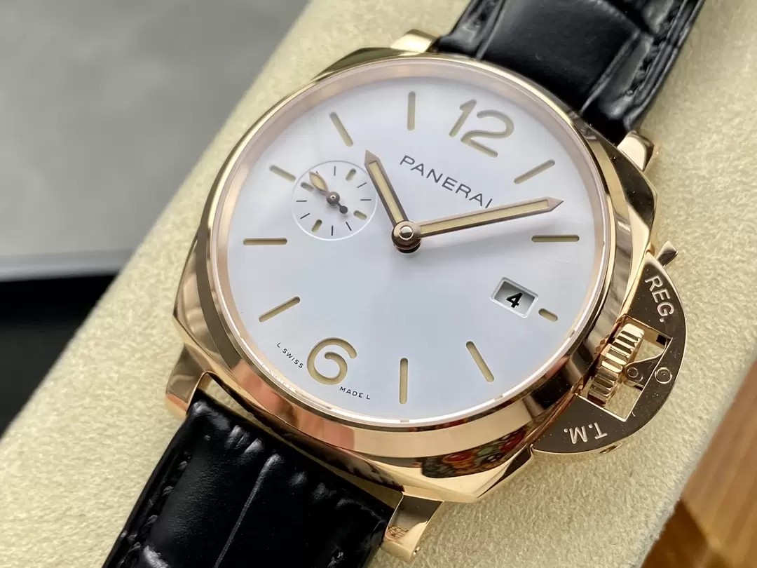 루미노르 듀 화이트 다이얼 로즈골트 / VS PAM01336 / 42mm / 독점 스벤페이 무브먼트 P9000