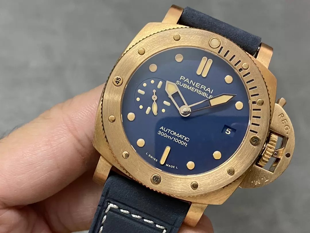 섭머저블 브론즈 블루 다이얼 / VS PAM01074 / 42mm / P.900 자동 기계식 무브먼트, 42mmx14.3mm