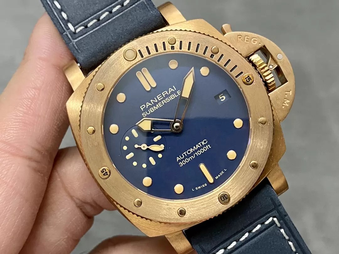 섭머저블 브론즈 블루 다이얼 / VS PAM01074 / 42mm / P.900 자동 기계식 무브먼트, 42mmx14.3mm