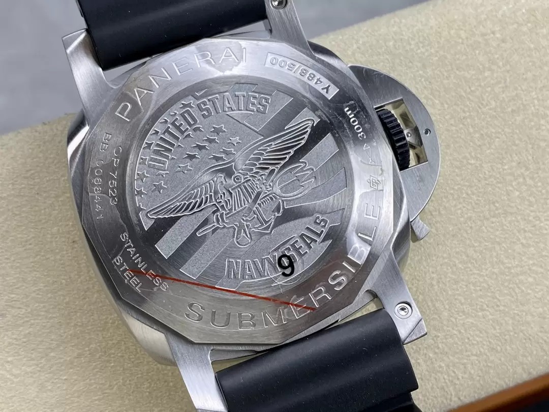 루미노르 섭머저블 네이비 씰 GMT / VS PAM01323 / 42mm / P.9000 자동 기계식 무브먼트, 42mmx14.3mm