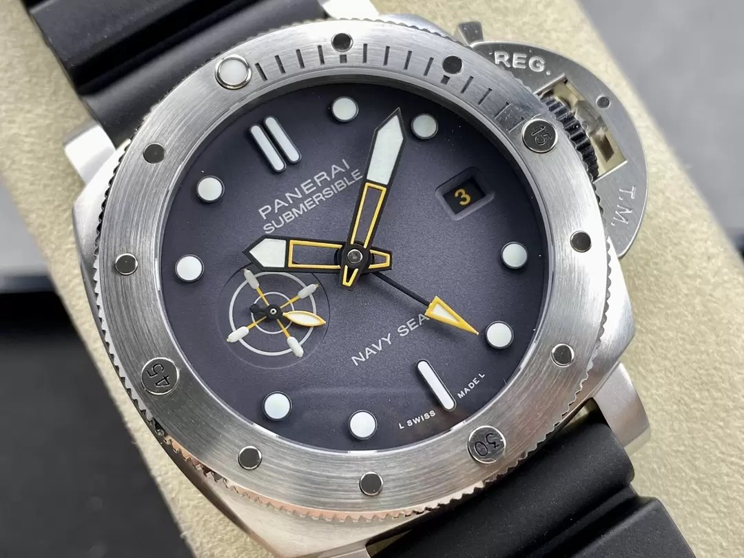 루미노르 섭머저블 네이비 씰 GMT / VS PAM01323 / 42mm / P.9000 자동 기계식 무브먼트, 42mmx14.3mm