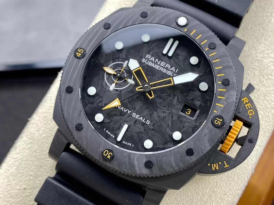 섭머저블 GMT 카보테크 / VS PAM01324 / 42mm / P.9000 자동 기계식 무브먼트, 42mmx14.3mm