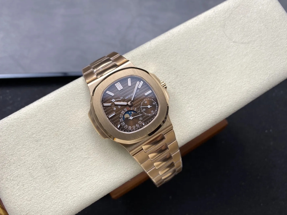 노틸러스 문페이즈 브라운 다이얼 로즈골드 금통 / PPF 5712 / 40mm / 맞춤형 통합 Cal.240 PS IRM C LU 자동 기계식 무브먼트(Gen 시계와 동일)