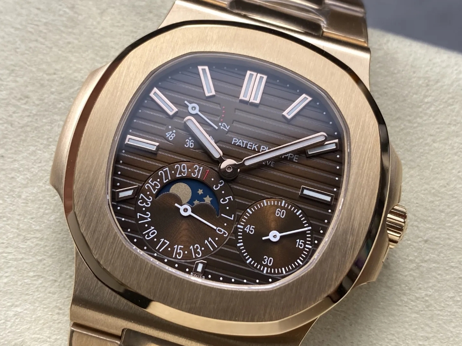노틸러스 문페이즈 브라운 다이얼 로즈골드 금통 / PPF 5712 / 40mm / 맞춤형 통합 Cal.240 PS IRM C LU 자동 기계식 무브먼트(Gen 시계와 동일)