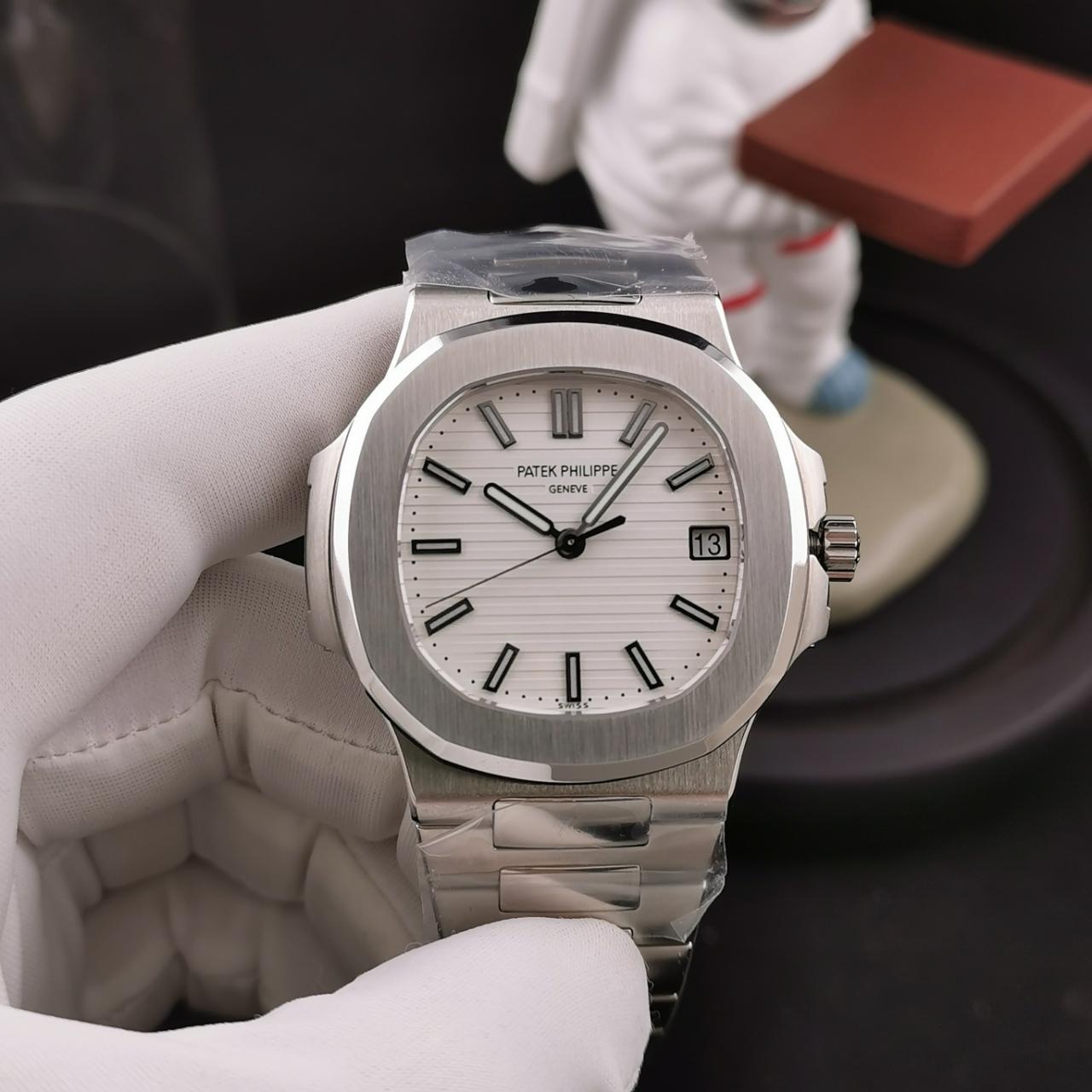 노틸러스 화이트 다이얼 SS 브레이슬릿 / 3K 5711 / 40mm / 슈퍼 클론 324SC 자동(28,800bph) 무브먼트