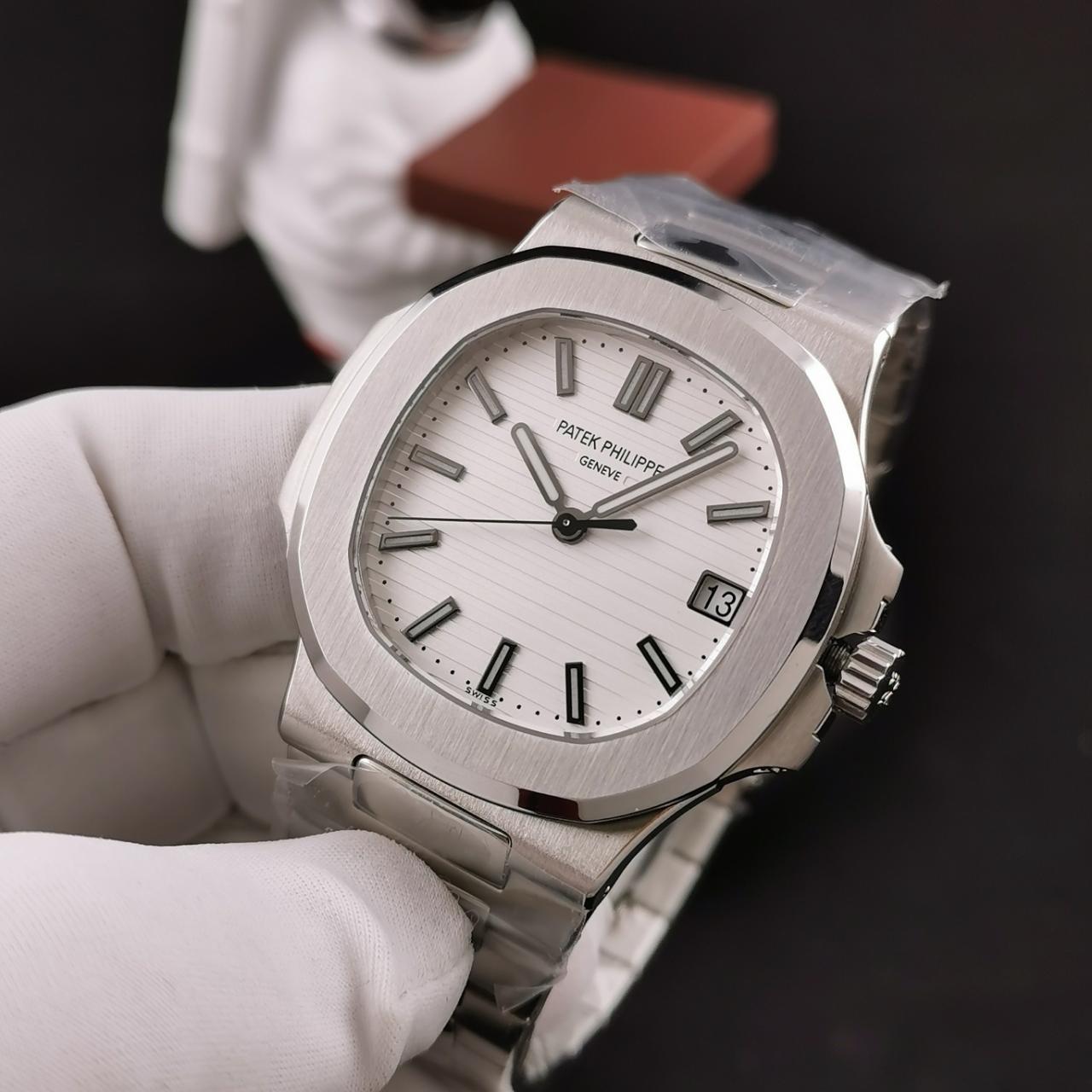 노틸러스 화이트 다이얼 SS 브레이슬릿 / 3K 5711 / 40mm / 슈퍼 클론 324SC 자동(28,800bph) 무브먼트