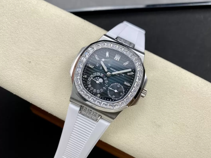 문페이즈 청판 다이얼 다이아베젤 러버밴드 / GR 5724 / 41mm / Cal.240 PS IRM C LU 자동 기계식 무브먼트