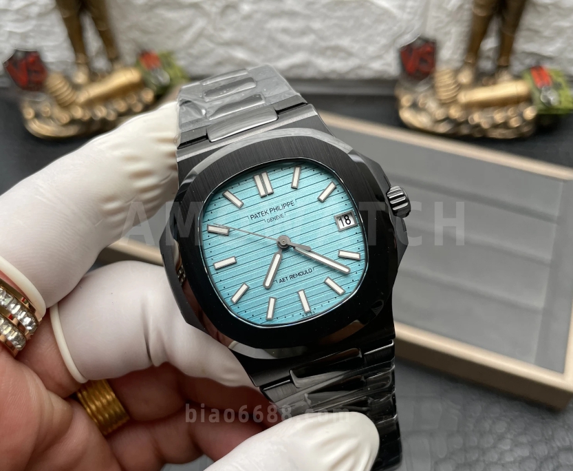 노틸러스 티파니 다이얼 커스텀 블랙 세라믹 / AET 5711 / 41mm / MIYOTA 9015 자동 무브먼트