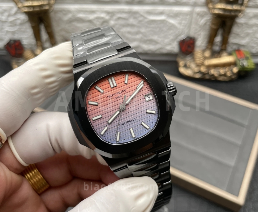 노틸러스 레인보우 다이얼 커스텀 블랙 세라믹 / AET 5711 / 40mm / MIYOTA 9015 자동 무브먼트