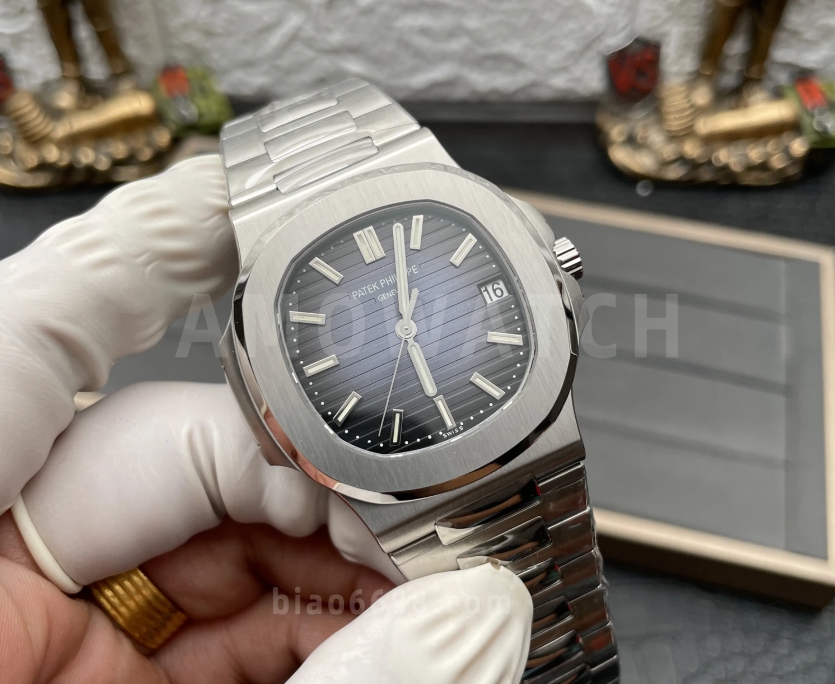 파텍필립 노틸러스 블루 다이얼 /PPF 5711 /40mm/8.5mm PP330CS 무브먼트