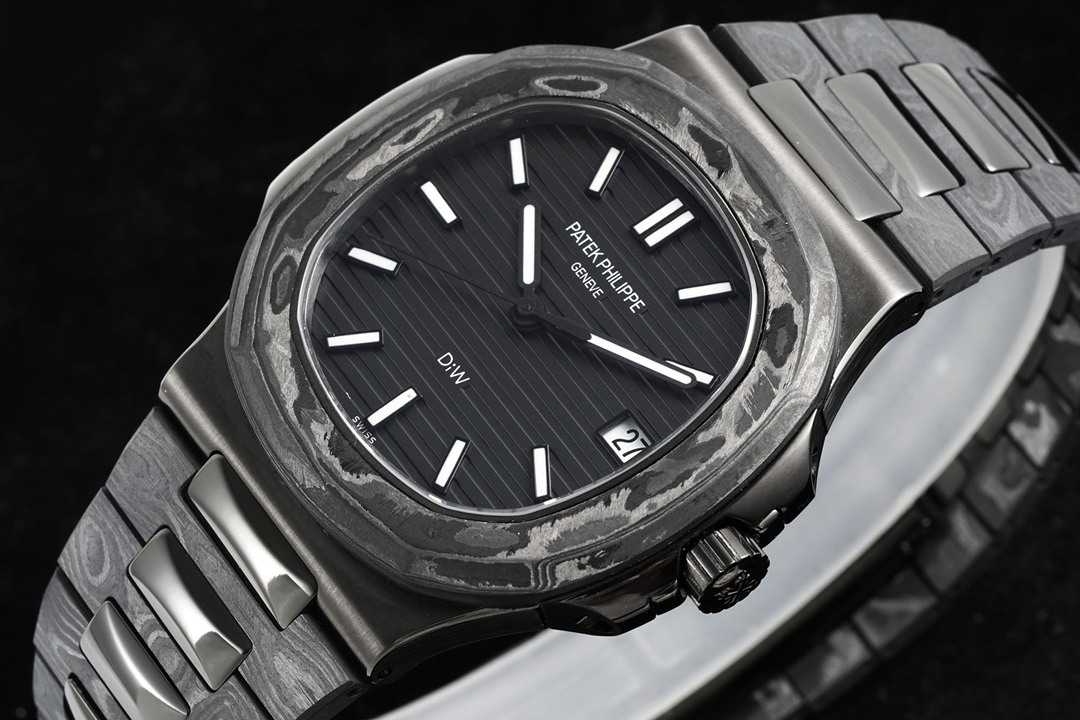노틸러스 블랙 다이얼 카본 커스텀 / DIW 5711 / 40mm / 9015 수정 324SC 무브먼트, 리얼 카본 커스텀
