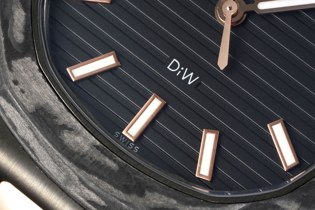 노틸러스 블랙 다이얼 카본 커스텀 콤비 / DIW 5711 / 40mm / 9015 수정 Cal 324 무브먼트, 리얼 카본 커스텀