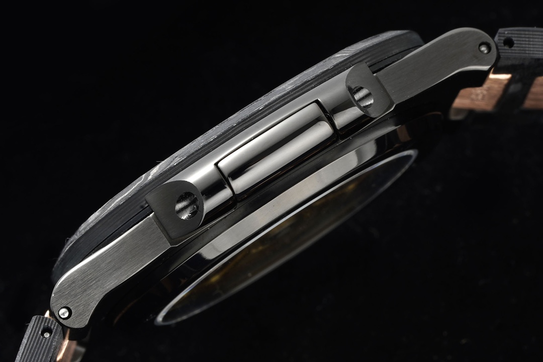 노틸러스 블랙 다이얼 카본 커스텀 콤비 / DIW 5711 / 40mm / 9015 수정 Cal 324 무브먼트, 리얼 카본 커스텀