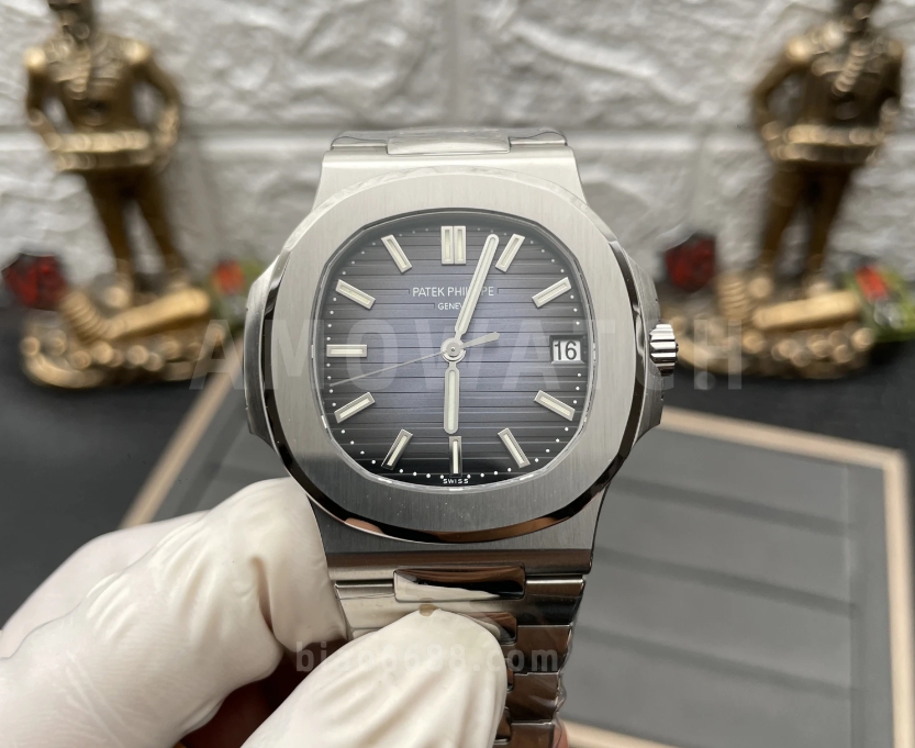 노틸러스 블루 다이얼 / PPF 5711 / 40mm / 40mm/8.5mm PP330CS 무브먼트